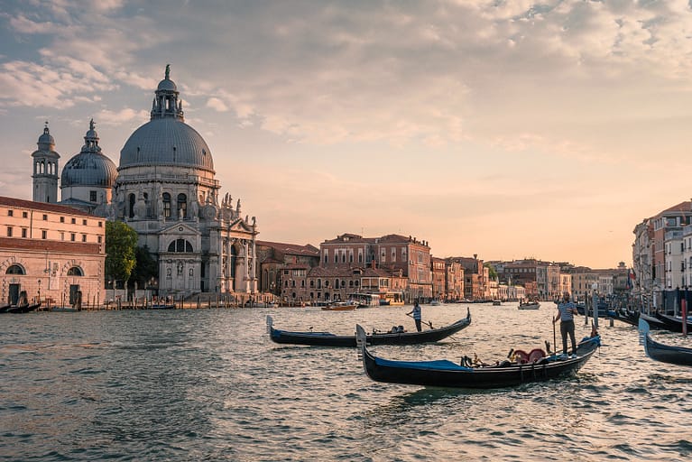 How To Travel Photography: 15 Tips For Excellent Results